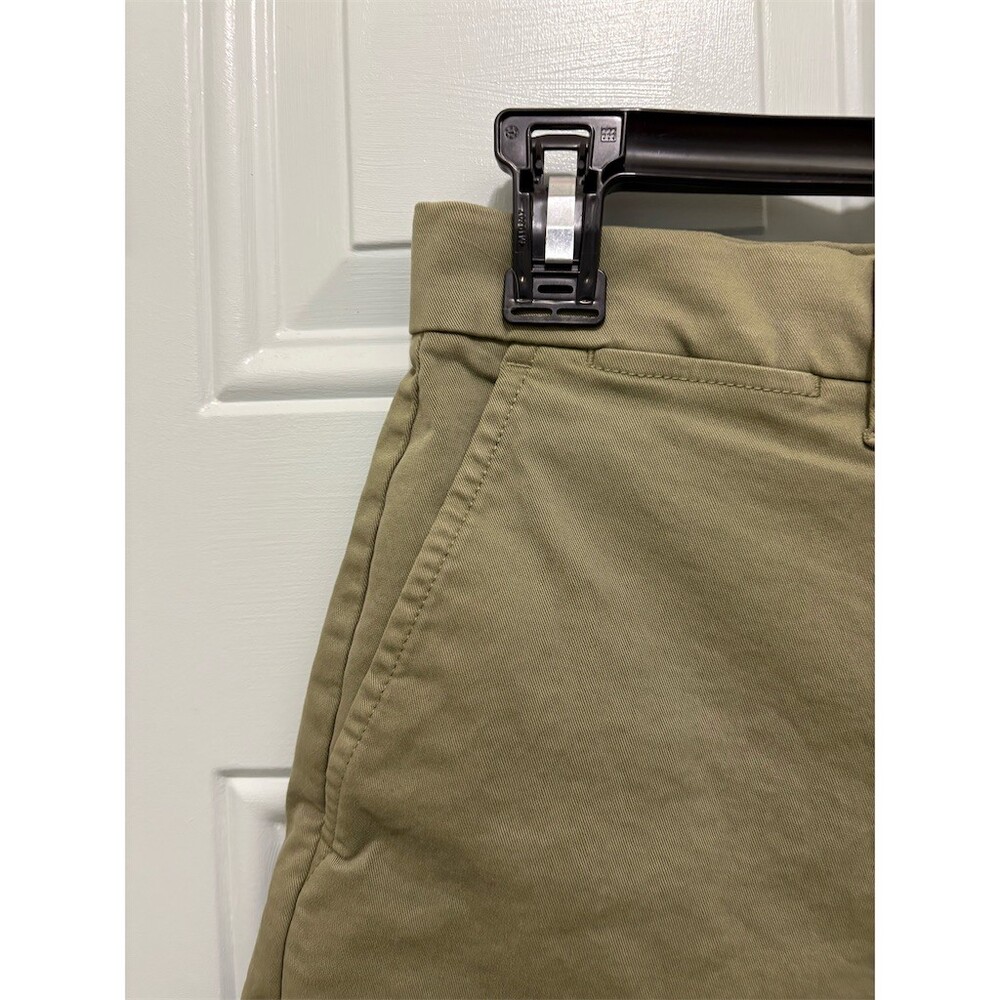 GAP Khakis Men's Chino Walking Shorts Green Flat Front Size 29 Casual - Picture 2 of 8